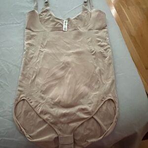 SPANX Women's Tan Shapewear Bodysuit